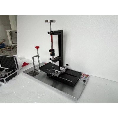 Device for determining the general and residual deformation of the toe cap and heel of shoes